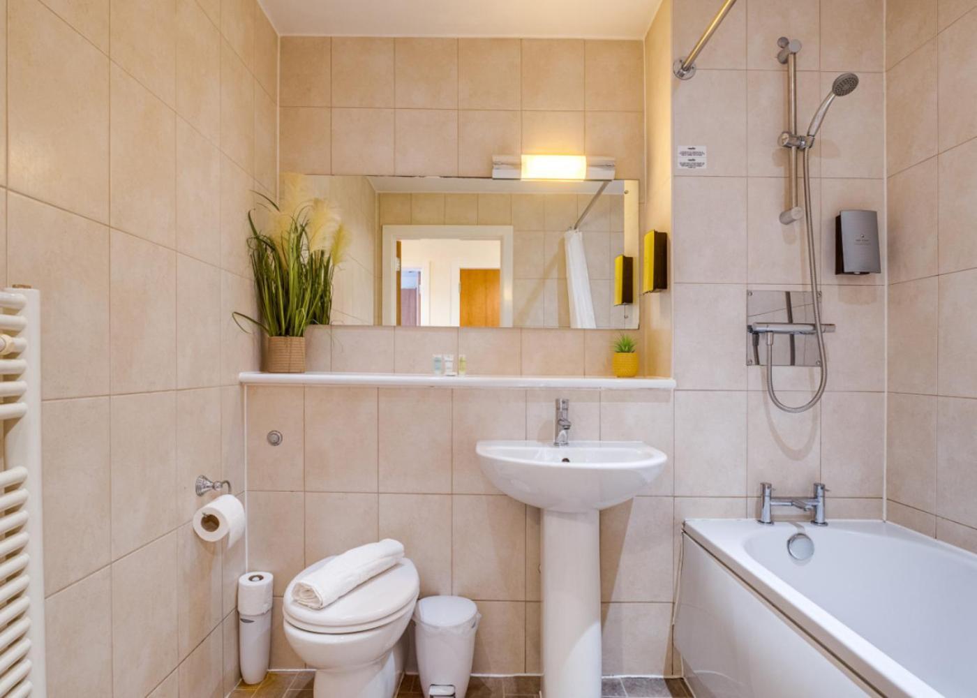 Chinatown - One Bed - Balcony - Secure Parking - Fast Wifi - Birmingham City Centre - 49A Buitenkant foto