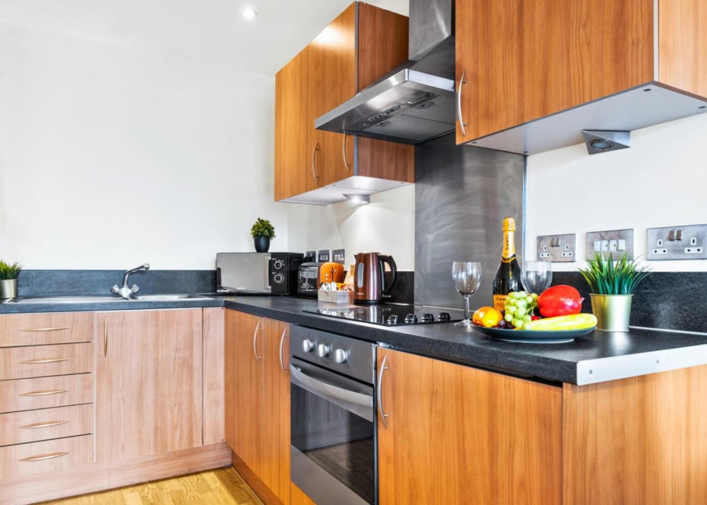 Chinatown - One Bed - Balcony - Secure Parking - Fast Wifi - Birmingham City Centre - 49A Buitenkant foto