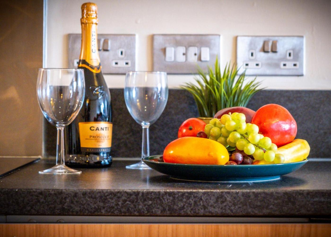 Chinatown - One Bed - Balcony - Secure Parking - Fast Wifi - Birmingham City Centre - 49A Buitenkant foto